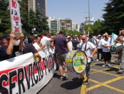 İspanyol Taksicilerin Grev Tehdidi Hükümete Geri Adım Attırdı