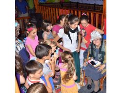 Erbaalı Çocukların, Masalcı Ninesi