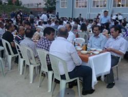 Bitlis Emniyet Müdürlüğü'nden Öğrencilere İftar Yemeği