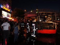 Terör Örgütü Yandaşları Yolcu Otobüsü Yaktı