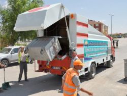 Gölbaşı Belediyesi, Çöp Konteynerlerini Dezenfekte Ediyor