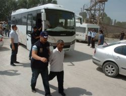 Polis Saldırısıyla İlgili Gözaltına Alınanlar Adliyede