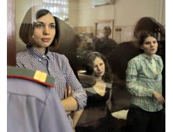 Kilise Basan Kızlar: Özür Diliyoruz, Ama Suçlu Değiliz