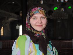 Rus Turist Rüyasında Gördüğü Camiyi Ziyaret Etti