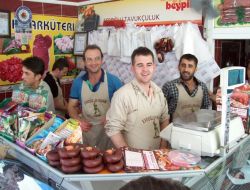 Çarşı Pazarda Ramazan Bereketi Yaşanıyor