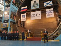 PUTİN Nükleer Denizaltıyı Denize İndirdi!