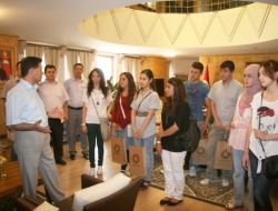 Lys Ve Sbs'de Dereceye Giren Öğrencilere Vali Ayvaz’dan Ödül