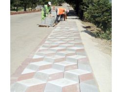 Etimesgut'ta Kaldırımlar Renkleniyor