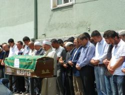 Otelde Ölü Bulunan Avukat Toprağa Verildi