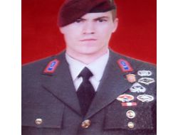 Bergamalı Şehide Silah Arkadaşlarından Anıt Çeşmeli Vefa