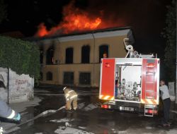 130 Yıllık Tarihi Kamu Binası Alev Alev Yandı