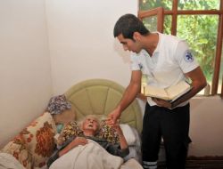 Kepez'de Bir Yılda 400 Kişi Evde Sağlık Hizmeti Aldı