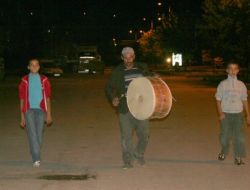 Çankırı'da Vatandaş Sahura Davul Ve Maniler Eşliğinde Uyanıyor