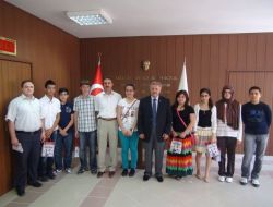 Vali Kahraman Başarılı Öğrencileri Ödüllendirdi