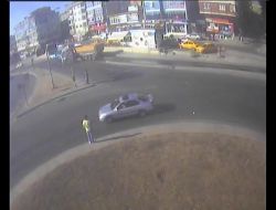 Hafriyat Kamyonun Otobüse Çarptığı An Mobesede