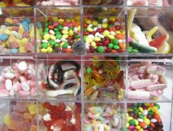 Senede 3,1 Milyar Dolarlık Çikolata Ve Şeker Tüketiyoruz