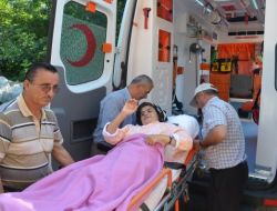 Yıllar Sonra Ayağa Kalkan Kız, Sevinç Gözyaşlarıyla Hastaneye Uğurlandı