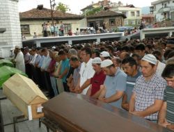 Sinop'taki Trafik Kazası: Yaşamını Yitiren 7 Kişi Toprağa Verildi