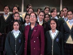 Kars'ın Çalıkuşu Asalet Öğretmeni Çok Seviliyor