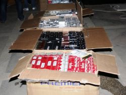 Kargo Araçlarında Kaçak Sigara Ele Geçirildi