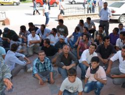 Elektriği Kesilen Çiftçiler Valiliğe Yürüdü