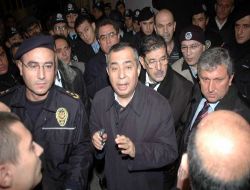 Bini Aşkın Yolcunun Mağdur Olduğu Arifiye Tren Garı'nda Halen 3 Tren Bekliyor
