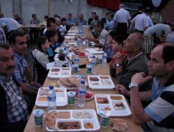 Kumlucalılar İftarı Okul Bahçesinde Açıyor