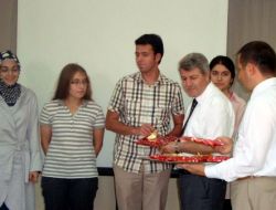 Başarılı Lise Öğrencileri Altınla Ödüllendirildi