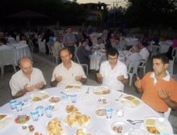 Serhat Eğitim Kurumu, Karapürçek’te İftar Verdi