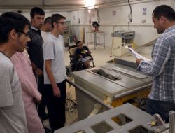 Engelliler Ahşap Oyuncak Yapmayı Öğreniyor