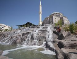 Karşıyaka’ya Yapay Şelale