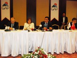 "Birileri Bölge İnsanını Geriye Çekmeye Çalışırken, Biz Refah İçin Çalışıyoruz"