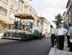 Başkan Yaşar, Asfalt Çalışmalarını Denetledi