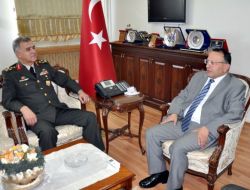 Orgeneral Yörük'ten Vali Saran'a Veda Ziyareti