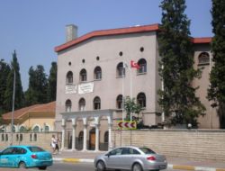 Vatandaşlar Da Karacaahmet Cemevi İçin 'Kaçak' Dedi