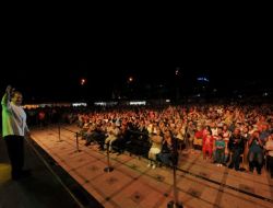 Ahmet Özhan Ankaralı Hayranlarına Konser Verdi
