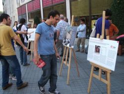 Hiroşima’nın Yıl Dönümünde Nükleer Protestosu