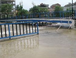 Sağanak Yağış Çarşamba Ve Salıpazarı İlçelerinde Etkili Oldu