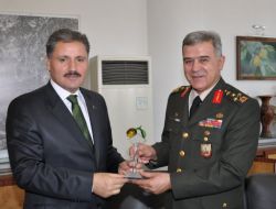 Orgeneral Yörük'ten Belediye Ve Üniversiteye Veda Ziyaretleri