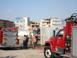 Yediemin Araç Deposunda Yangın Çıktı