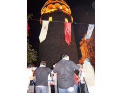 Yeşilay Ve Esnaf Galata Kulesi'ndeki Alkol Tüketimini Protesto Etti