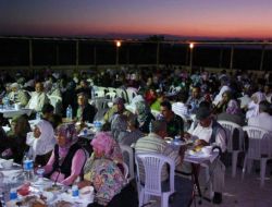 Karaman'da Yunus Emre Külliyesi'nde İftar Verildi