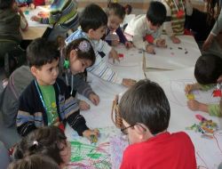 Çocuklar Tiyatroyla Buluşuyor