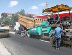 Palandöken Belediyesi Yol Asfaltlama Çalışmalarını Sürdürüyor