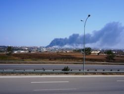Yangında Çıkan Duman Gökyüzünü Kapladı