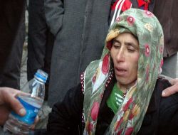 Yardım Kuyruğunda Bayıldı
