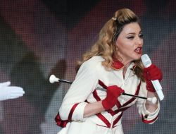 Madonna, Rus Punkçı Kızların Serbest Kalması İçin Dua Ediyor
