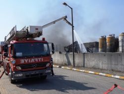 Fabrikadan Geriye Enkaz Yığını Kaldı