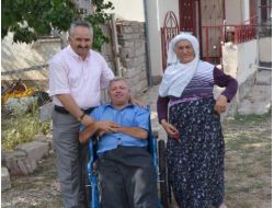 Engelli Oğul Tekerlekli Sandalyesine Kavuştu