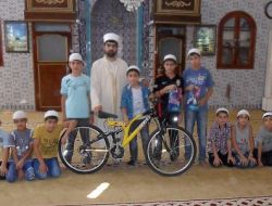 Kur’an-ı Kerim’i Öğrenen Öğrencilere Hediye Yağmuru